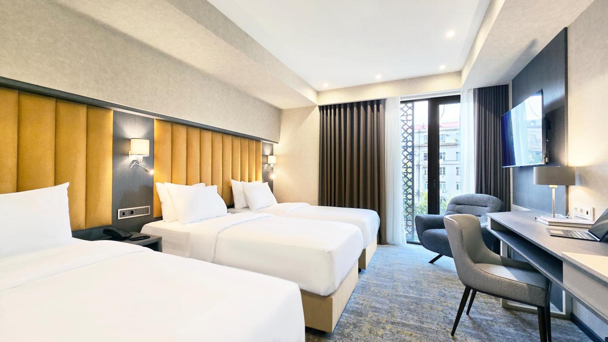 Griffin Hotel Tbilisi Buitenkant foto