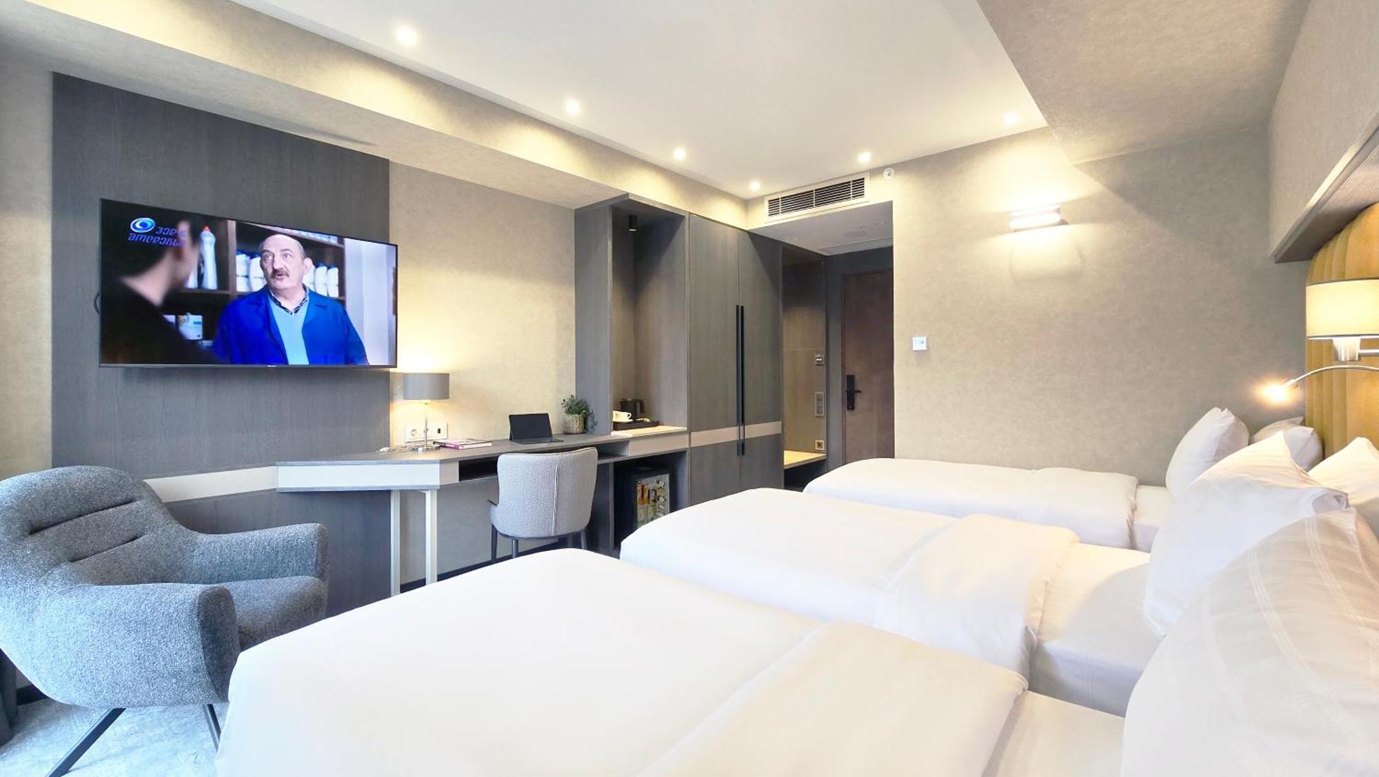 Griffin Hotel Tbilisi Buitenkant foto