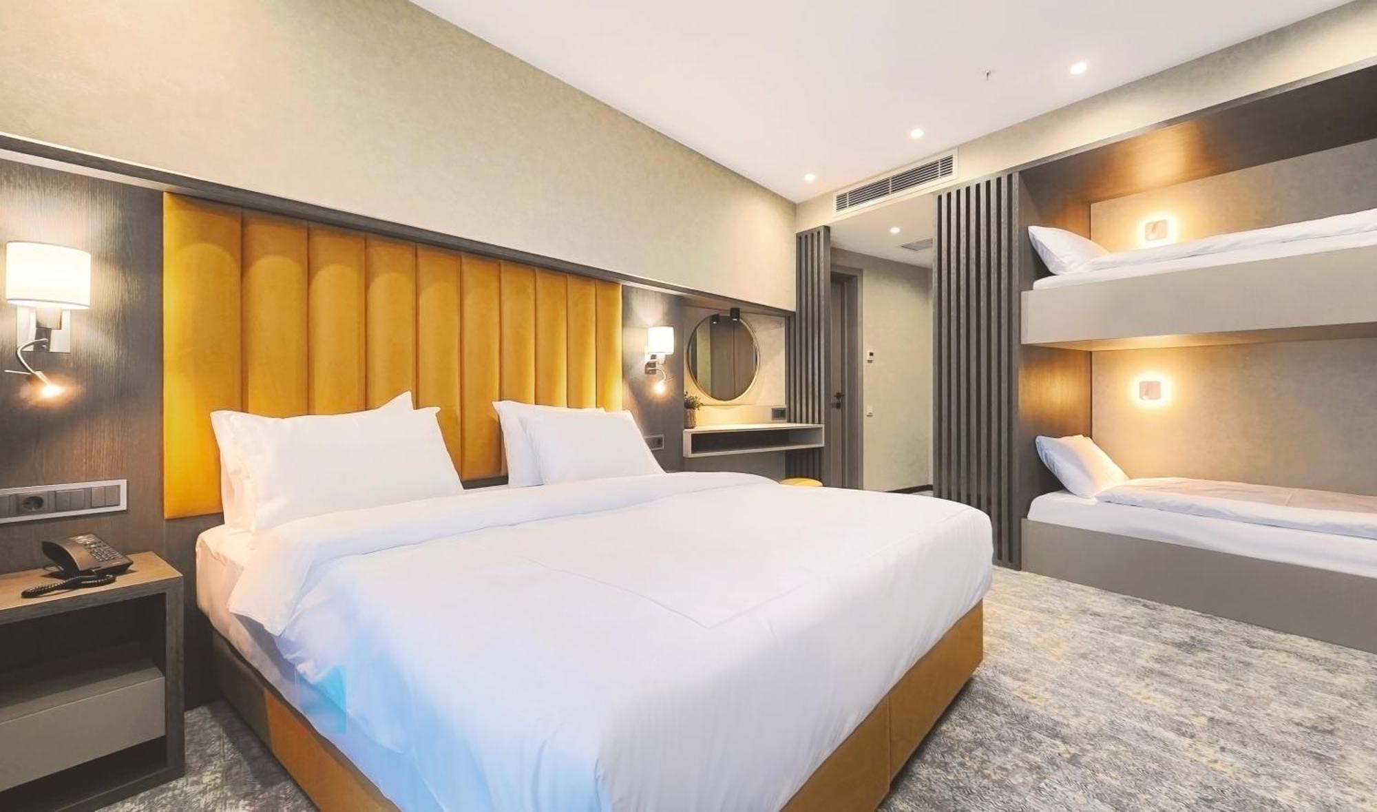 Griffin Hotel Tbilisi Buitenkant foto