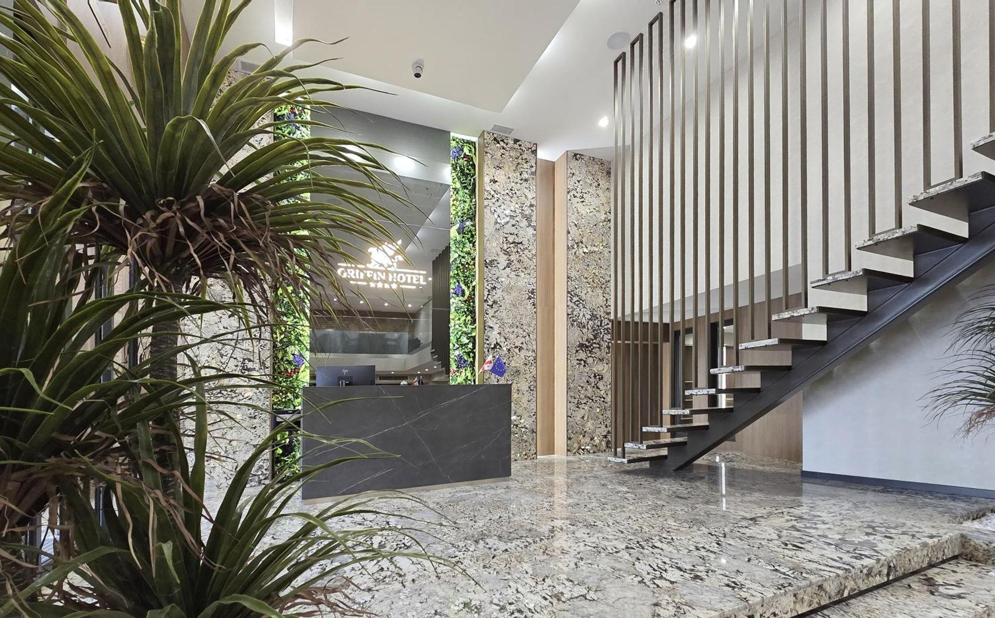 Griffin Hotel Tbilisi Buitenkant foto