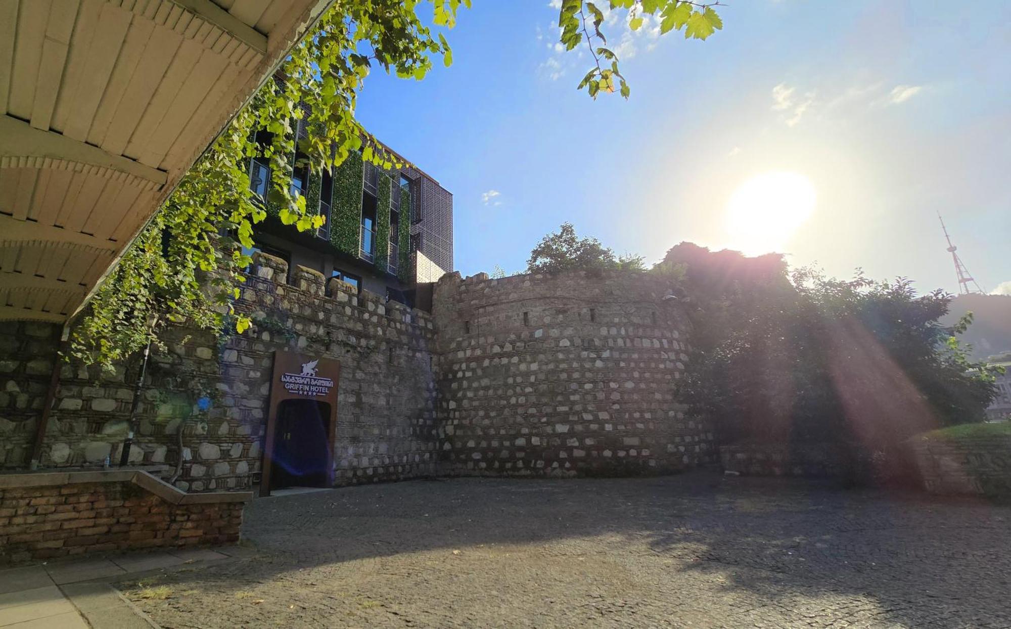 Griffin Hotel Tbilisi Buitenkant foto