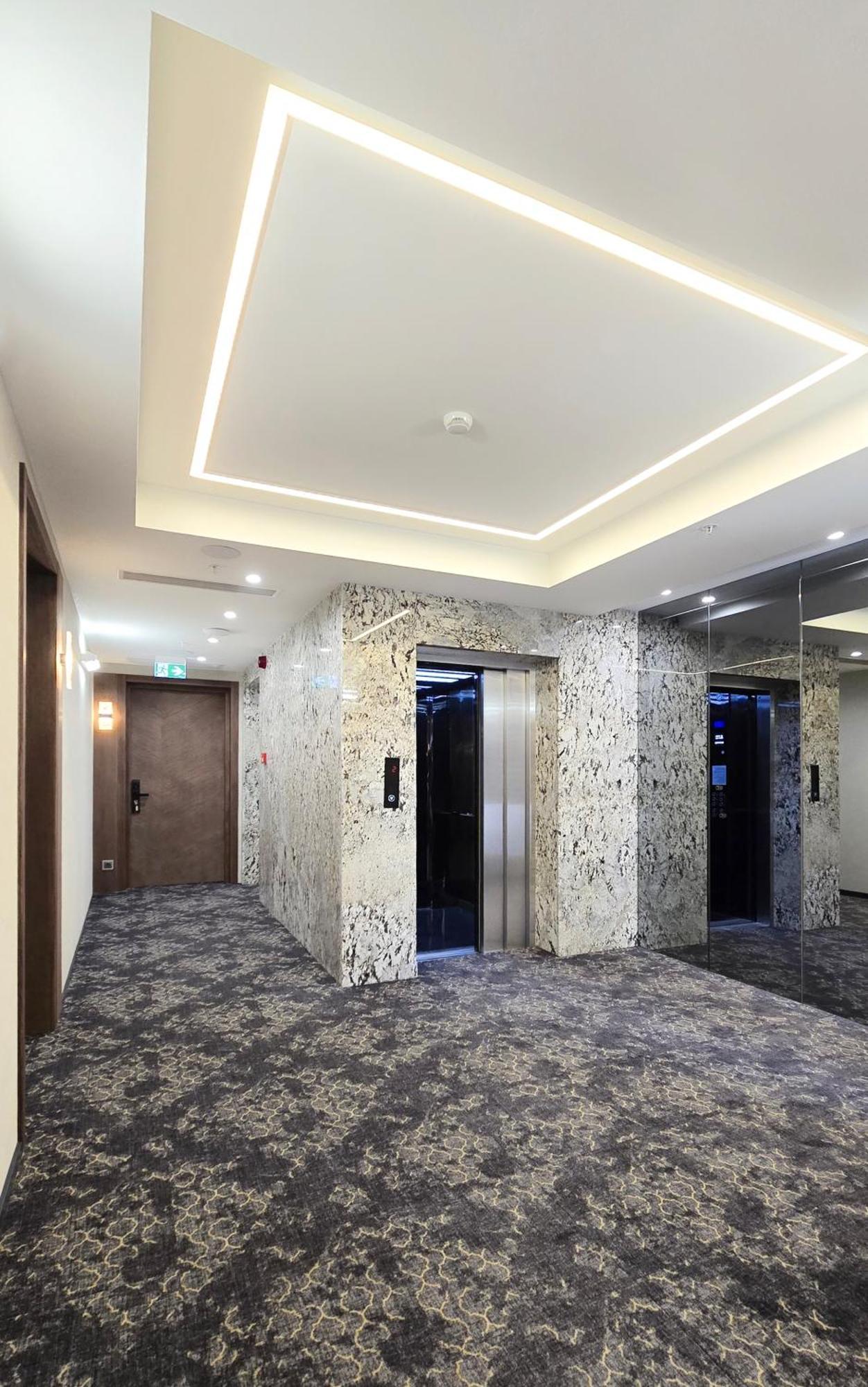 Griffin Hotel Tbilisi Buitenkant foto